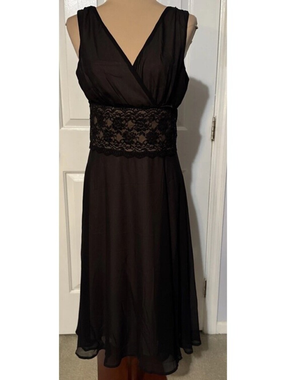 Connected Apparel Dress Womens 10 Black Fit & Flare Midi V-Neck Chiffon